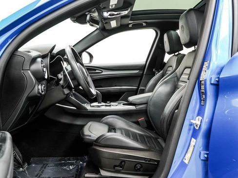 Used 2023 Alfa Romeo Stelvio Veloce image 16