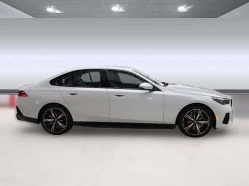 New 2026 BMW 530i w/ M Sport Package image 8