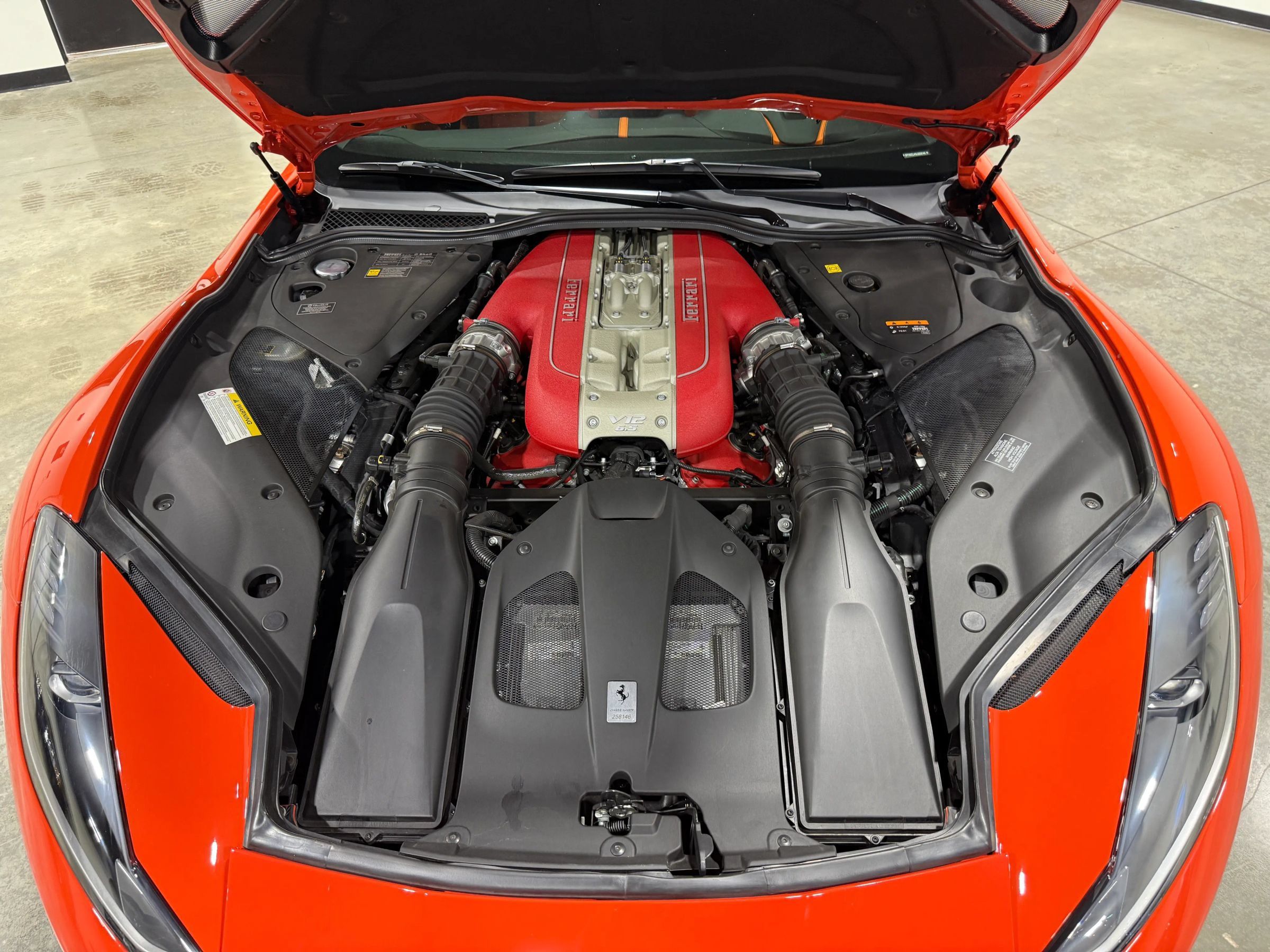 Used 2020 Ferrari 812 Superfast RWD image 85