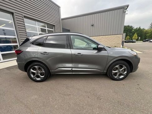 Used 2024 Ford Escape ST-Line w/ Tech Pack #1 AWD/4WD image 4