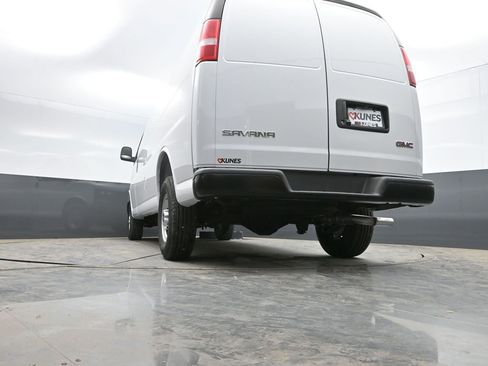 New 2026 GMC Savana 2500 Extended RWD image 32