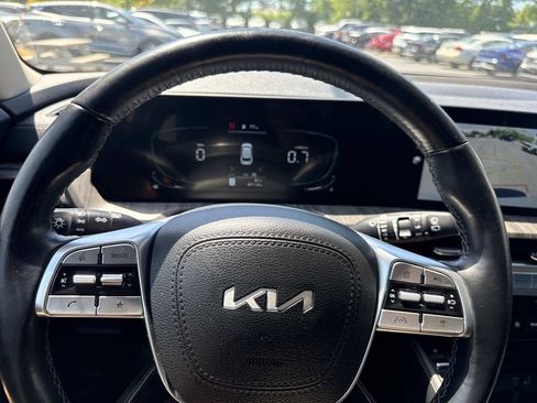 Used 2023 Kia Telluride EX w/ EX Captain's Chair Package AWD/4WD image 28