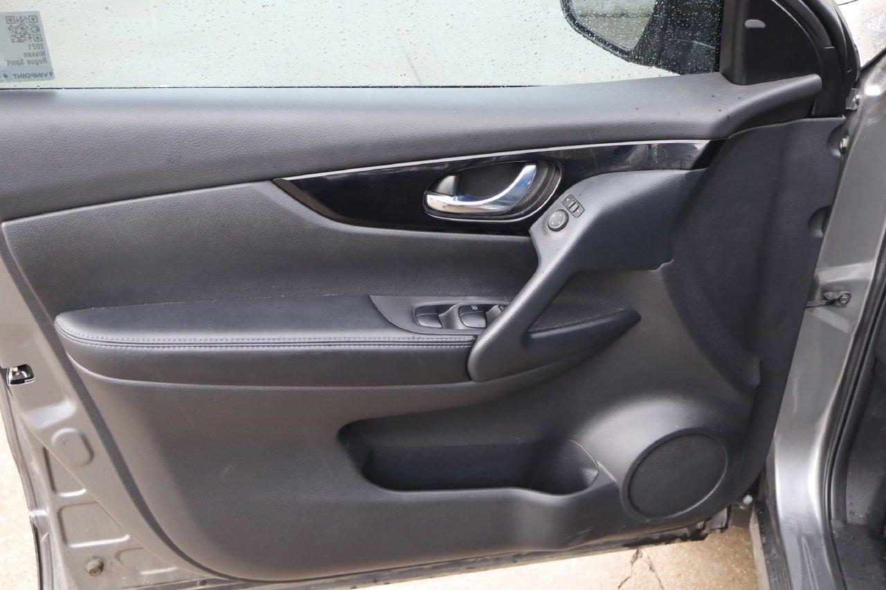 Used 2021 Nissan Rogue Sport SV FWD image 19