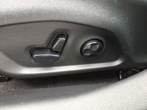 Used 2018 Jeep Compass Latitude w/ Popular Equipment Group image 10