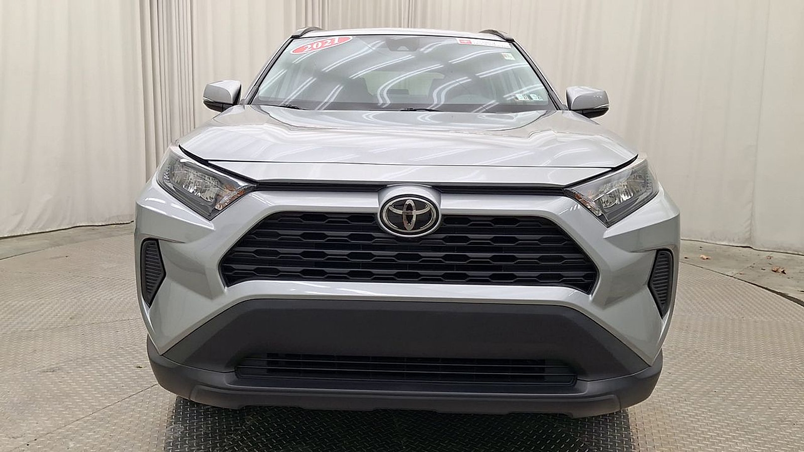 Used 2021 Toyota RAV4 LE AWD/4WD image 9