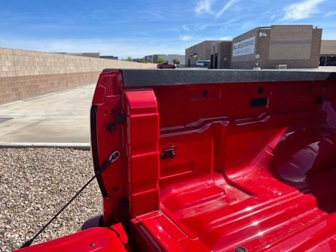 Used 2025 Nissan Frontier PRO-4X image 10