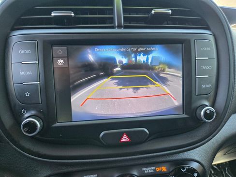 Used 2023 Kia Soul LX image 11