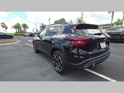 New 2026 Chevrolet Trax RS w/ Sunroof Package FWD image 23