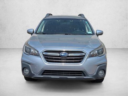 Used 2018 Subaru Outback 2.5i Premium image 2