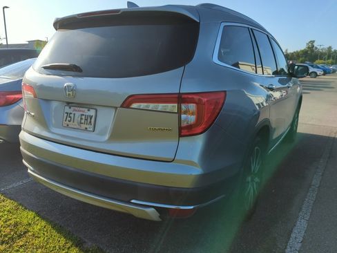 Used 2021 Honda Pilot Touring image 3