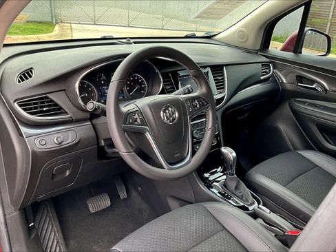 Used 2022 Buick Encore Preferred w/ Safety Package image 17