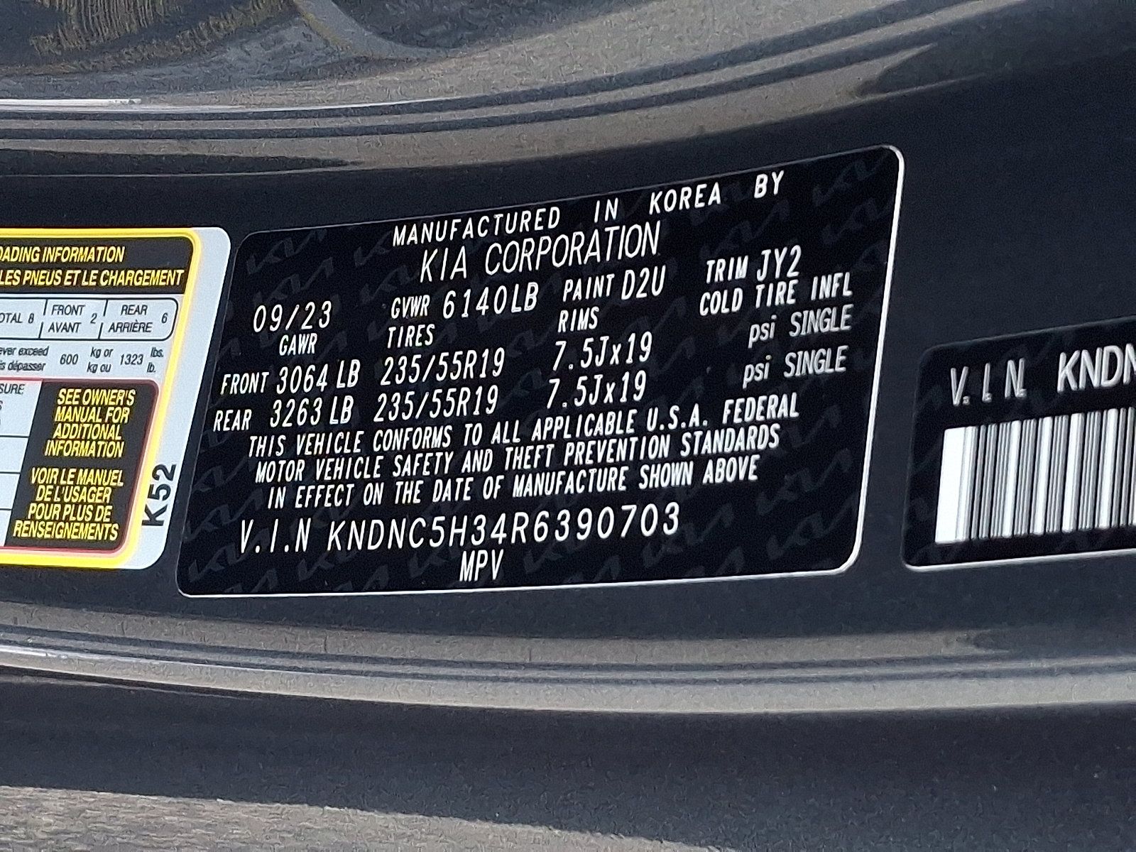Used 2024 Kia Carnival EX FWD image 27