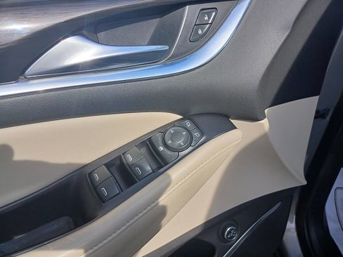 Used 2019 Buick Enclave Essence FWD image 13