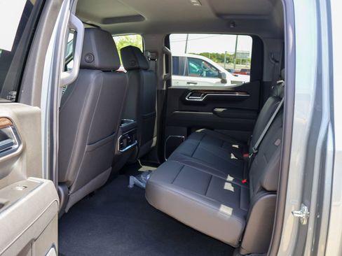 New 2026 GMC Sierra 1500 Elevation image 9