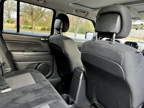 Used 2014 Jeep Patriot Latitude w/ Sun/Sound Group image 20