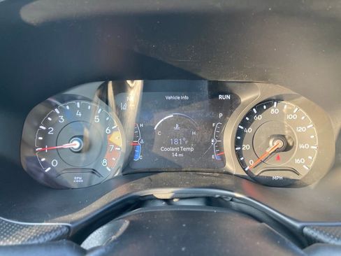 New 2025 Jeep Compass Latitude w/ Sun & Sound Group AWD/4WD image 27