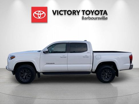 Used 2021 Toyota Tacoma TRD Off-Road image 2