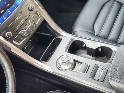 Used 2020 Ford Fusion SEL image 19