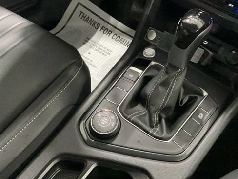 Certified 2024 Volkswagen Tiguan SE w/ Panoramic Sunroof Package AWD/4WD image 20