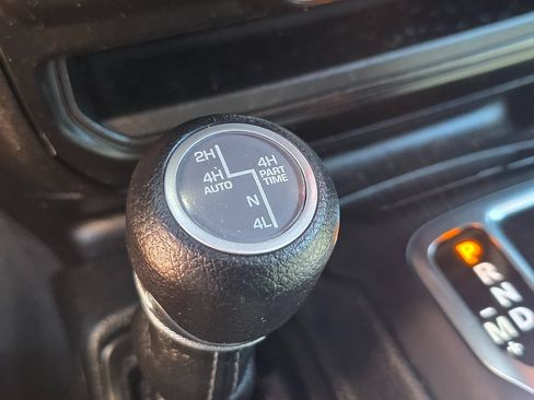 Used 2024 Jeep Wrangler Unlimited AWD/4WD image 45