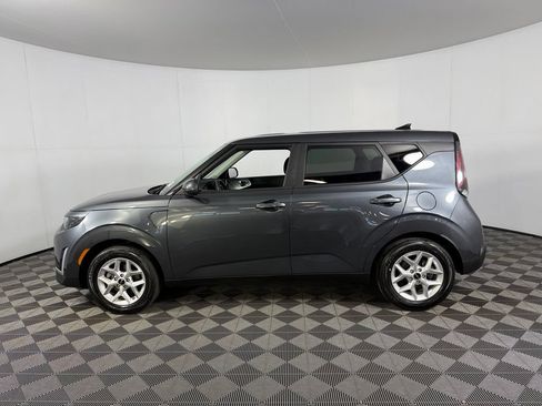 Used 2025 Kia Soul LX w/ LX Technology Package FWD image 10