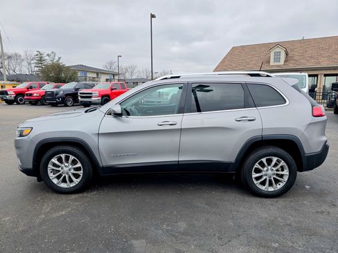 Used 2019 Jeep Cherokee Latitude w/ Popular Appearance Group image 10