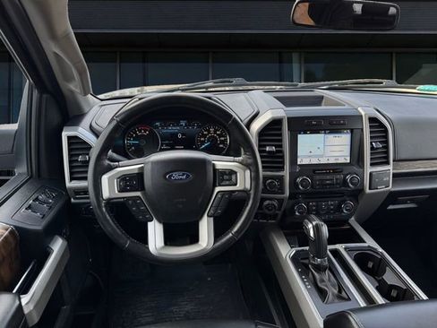 Used 2018 Ford F150 Lariat image 12