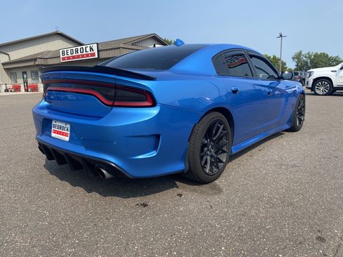 Used 2019 Dodge Charger Scat Pack w/ Dynamics Package RWD image 2