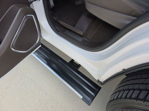 Used 2018 GMC Yukon Denali w/ Denali Ultimate Package image 16