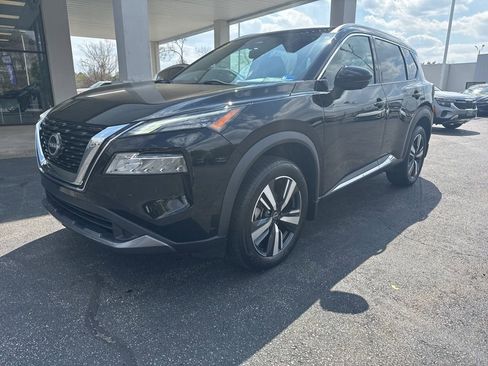 Used 2023 Nissan Rogue SL image 2