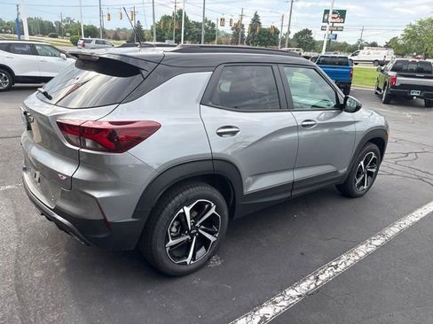 Used 2023 Chevrolet TrailBlazer RS w/ Sun and Liftgate Package AWD/4WD image 7