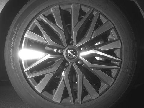 Used 2025 Nissan Altima 2.5 SV FWD image 13