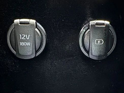 Used 2019 Kia K900 Luxury image 39