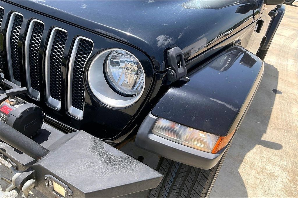 Used 2020 Jeep Wrangler Unlimited Sahara AWD/4WD image 28