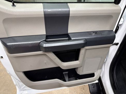 Used 2022 Ford F550 4x4 Crew Cab Super Duty w/ Power Equipment Group image 31