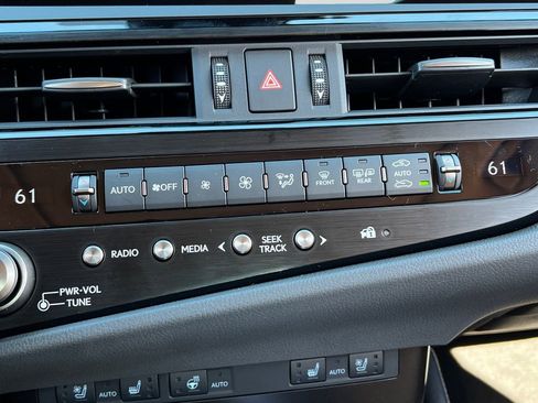 New 2025 Lexus ES 350 w/ Premium Package image 19