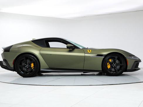 Certified 2025 Ferrari 12Cilindri image 9