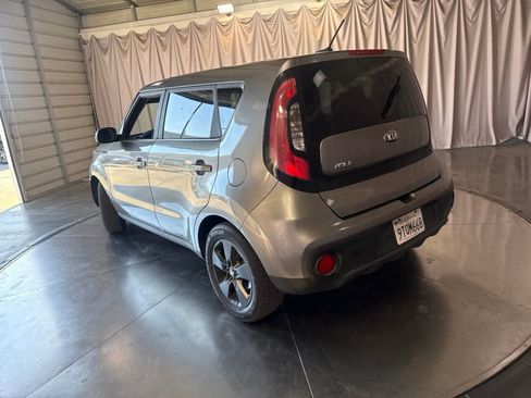Used 2017 Kia Soul FWD image 7