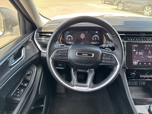 Used 2022 Jeep Grand Cherokee L Laredo w/ Luxury Tech Group I image 22