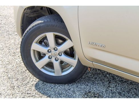 Used 2006 Toyota RAV4 Limited AWD/4WD image 10