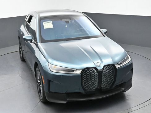 Used 2023 BMW iX xDrive50 w/ Premium Package image 45