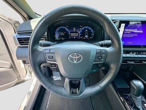 Used 2025 Toyota Camry XSE image 11