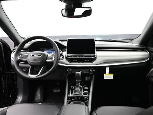 New 2026 Jeep Compass Limited w/ Mopar Graphics Package image 23