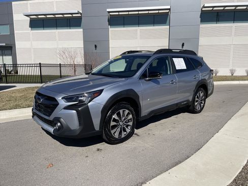 Used 2025 Subaru Outback Limited XT image 3