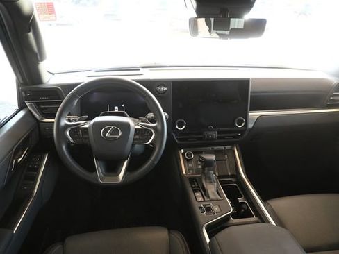 Used 2024 Lexus GX 550 image 12