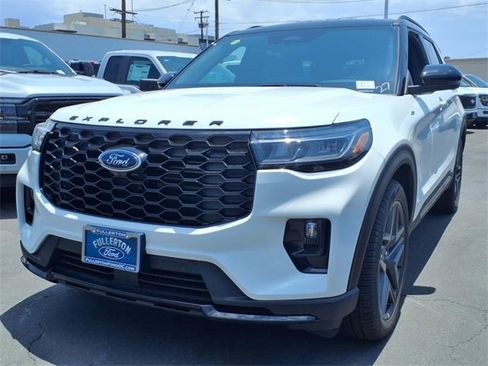 New 2025 Ford Explorer ST-Line w/ Premium Package image 2