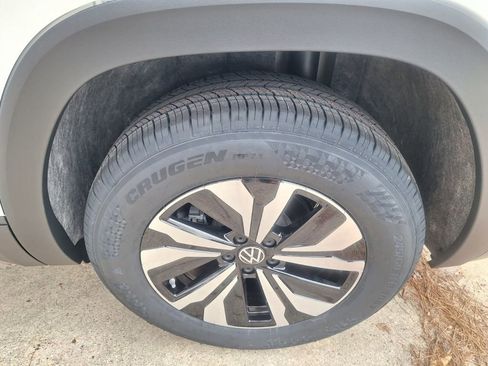 New 2026 Volkswagen Atlas SE image 25