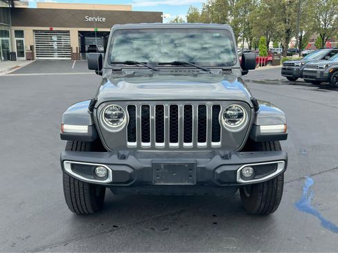 Used 2021 Jeep Gladiator Overland w/ Popular Equipment Package AWD/4WD image 3