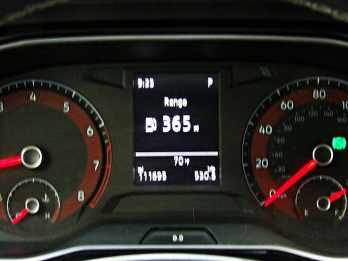 Used 2021 Volkswagen Jetta SE w/ SE Cold Weather Package FWD image 14