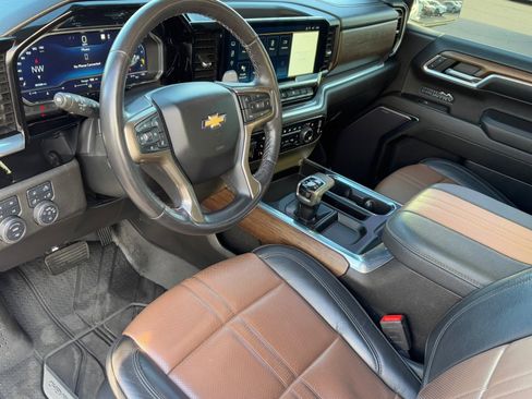 Used 2023 Chevrolet Silverado 1500 High Country image 16